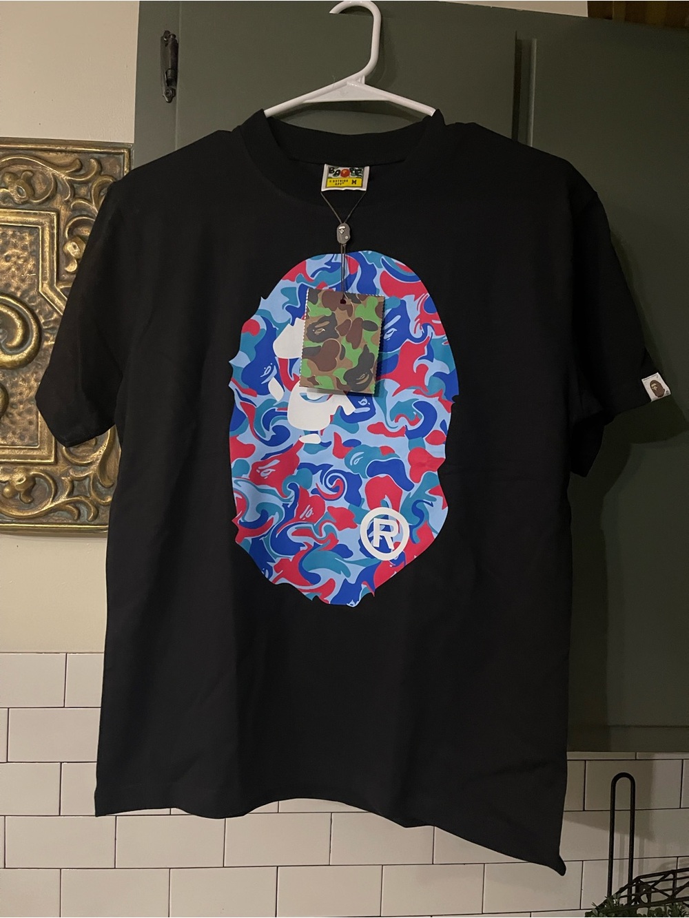 Men’s Graphic Design Tee Size M.